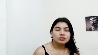 Hotlatinaluna23 (04/02/2026)
