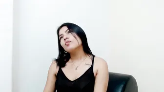Hotlatinaluna23 (04/02/2026)