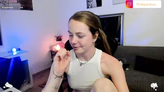 Piinkpandora (04/02/2026) posing on webcam