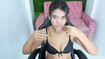 Marian_lacutir_t feet nude