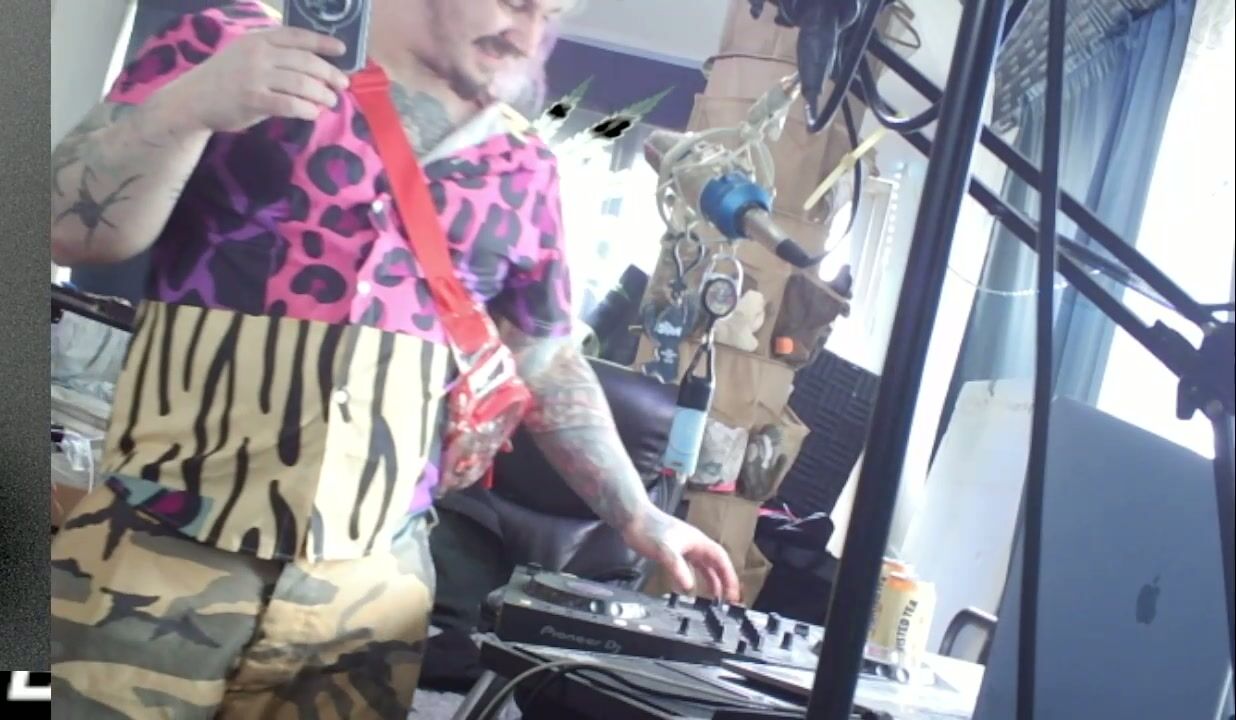 kinkybiguy14 horny chat sex cam