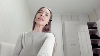aminaswan_ bigass posing on webcam