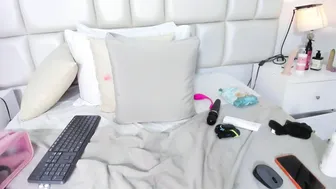 sunnywhitee feet - (04-07-2026)