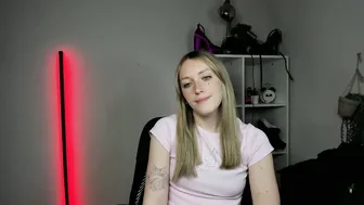 evelynblond squirt - 08 April 2026