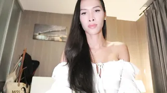bee_thai squirt on live cam