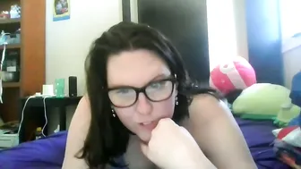 fuzzypeaches87 cam show 04-08-2026