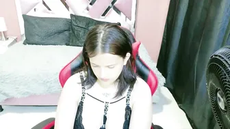 zoe_green01 04/09/2026