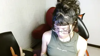 petite_melodyy live cam video 04/10/2026