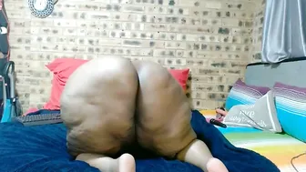 bootytwerkxxx nude - 04-13-2026