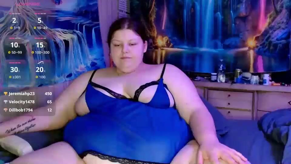 Oceansworld8822 posing on webcam cam girl