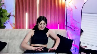 samanthavelvett_ smalltits (04-14-2026)