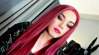 yourfiercemistress on webcam 04-14-2026