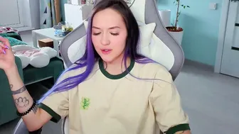 savage_lust_ posing on webcam porn chat