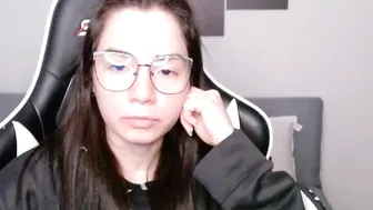 Wolfs_daughter chat girl porn (04-15-2026)