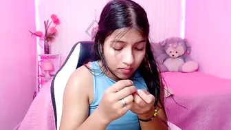 Zara_cute18 chat sex cam (04-15-2026)
