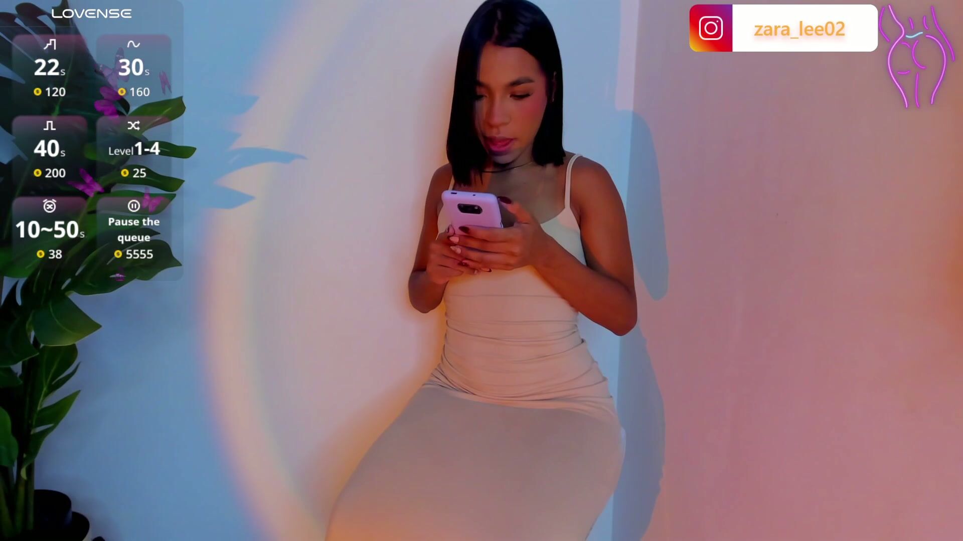 Zara_leee (04/12/2026) webcam video