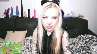 Pinkslobber posing on cam 04-14-2026