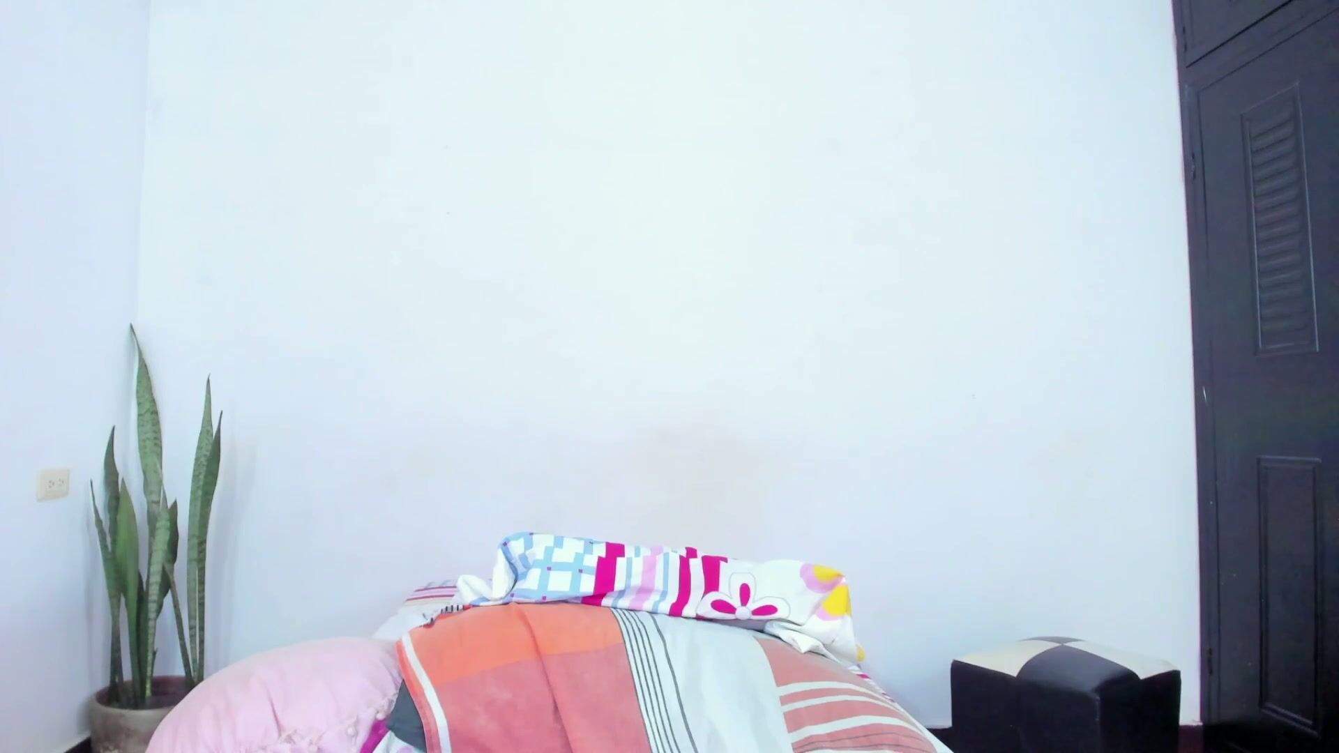 camilaa_foxxx webcam 04/14/2026