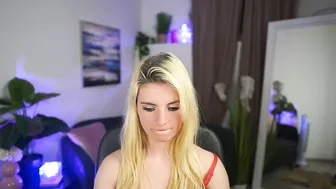 Jetpearl on webcam 17-Apr-26