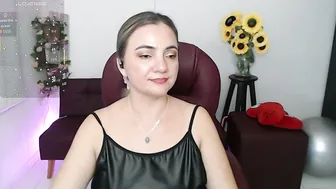 Ana_hotmilf 04-18-2026 smallboobs
