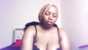 Queen_melanine bigboobs cam girl