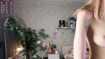 christina_hammond cam nude 19 April 2026