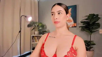 Liapearce bigboobs 04-21-2026