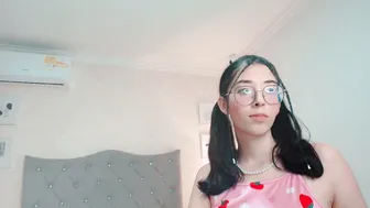 Brooklove_doll smalltits on cam