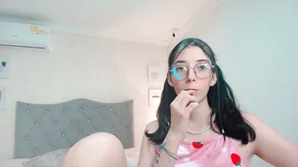Brooklove_doll smalltits on cam