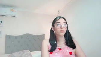 Brooklove_doll smalltits on cam