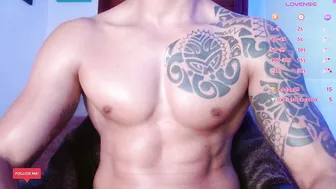 Festbody1 posing on webcam (07-08-2025)