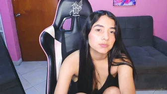 Sharlott_pamela chat sex 04/22/2026