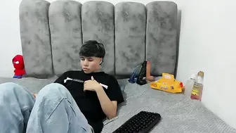 bruno_cruz cam show 04-22-2026