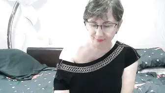Naomimolligan nude cam video 04/22/2026