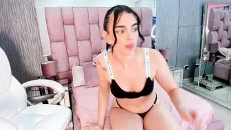 emily_flame__ cam video (04-22-2026)