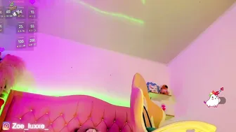 zoe_luxxe_ 04-22-2026 show