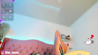 zoe_luxxe_ 04-22-2026 show