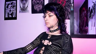 glitch_doll chat porn 24-Apr-2026