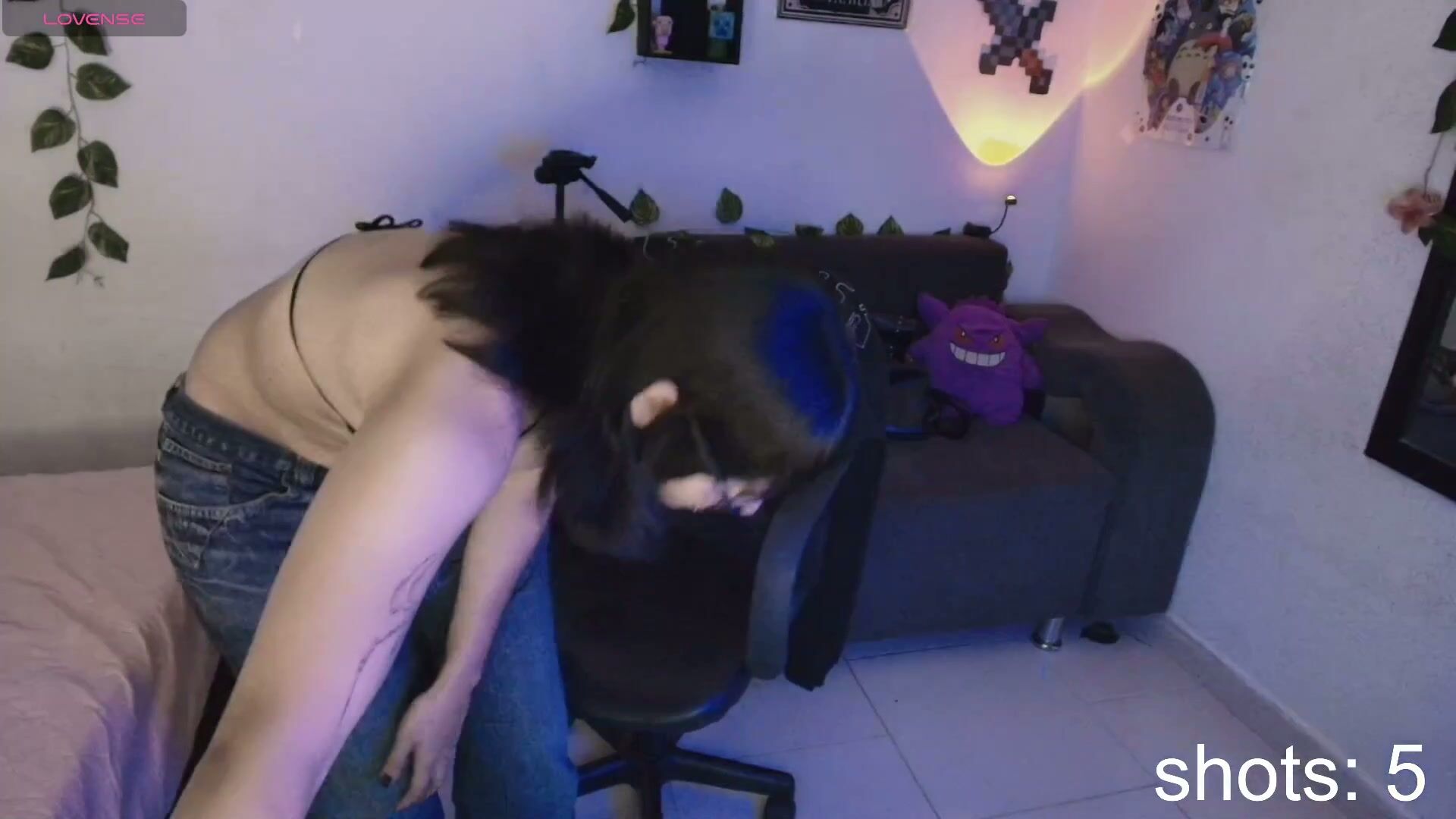 rav_end on live cam show
