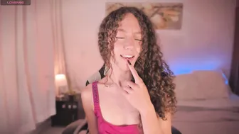 chloemoreti feet cam sex chat