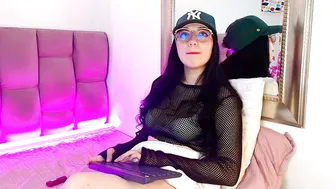 whitehott_ chat cam porn (04-24-2026)