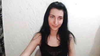 nensyfay_ shy posing on webcam