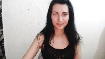 nensyfay_ shy posing on webcam