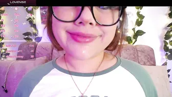 chaarlotte_1 posing on webcam 07-09-2025
