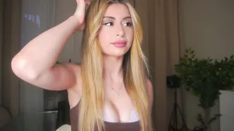 holayoula recorded nude video 930365
