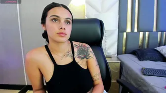 chloeharper_ (04/25/2026)