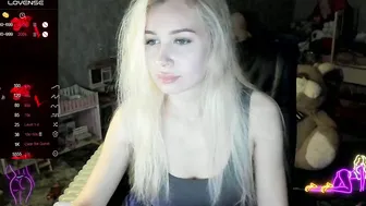 nigo_nika lovense on webcam