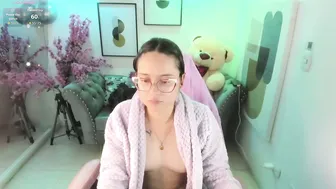 shady_bug webcam show - 26-Apr-2026
