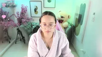 shady_bug webcam show - 26-Apr-2026