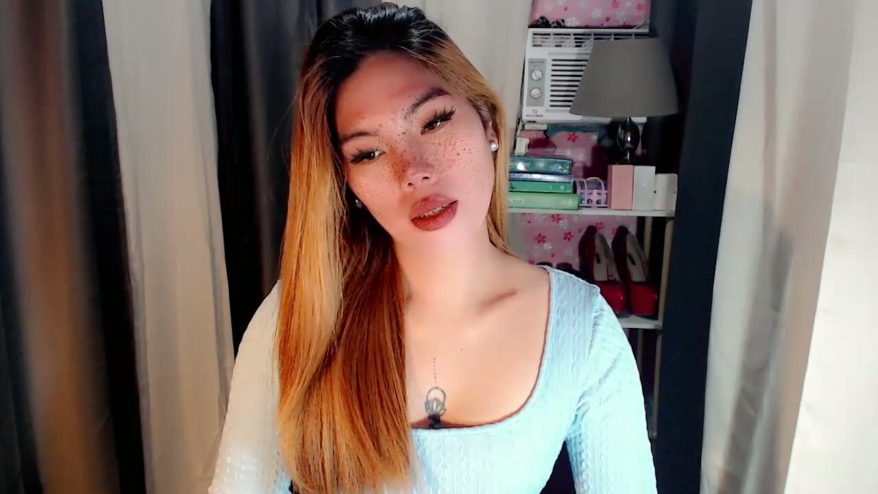 andrea06121998 on live cam 04-26-2026